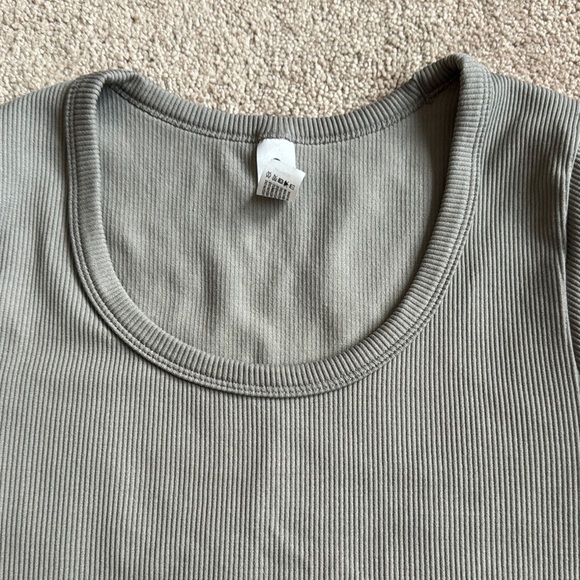 Gray Ribbed Women's Top - Picture 4 of 4